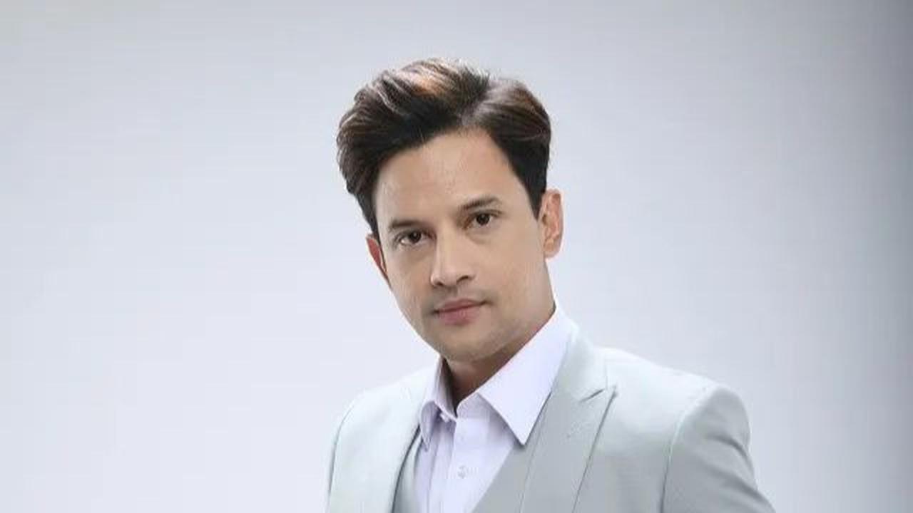 4. Lucky Perdana - Pemeran Anthony dan Topan dalam sinetron "Candy," tetap aktif dalam dunia hiburan.