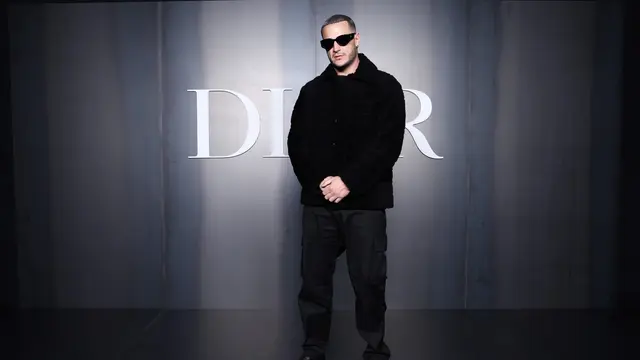 6 Adu Gaya Artis Pria di Dior Men’s Winter 2025-2026 Show, Nam Joo Hyuk, Robert Pattinson, hingga DJ Snake