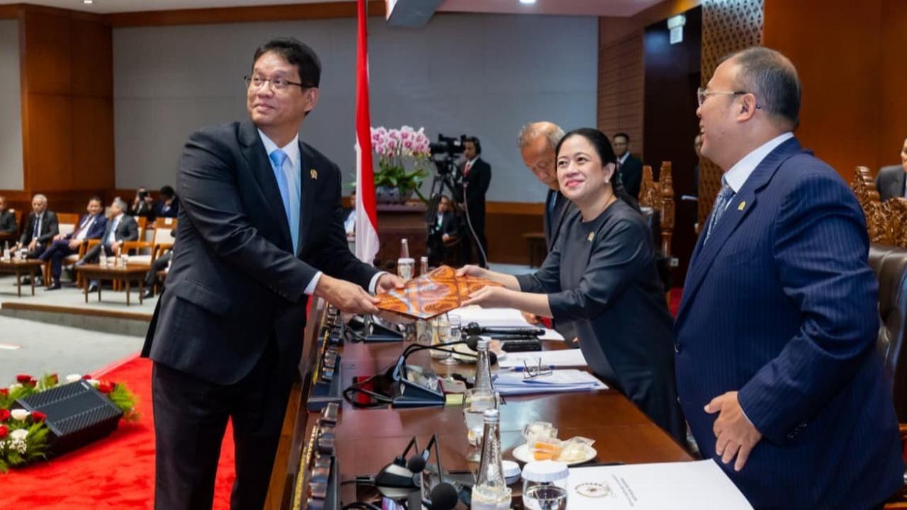 Puan Laporkan Setahun Kinerja, DPR Sahkan 16 UU dan Terima Ribuan Aduan Warga