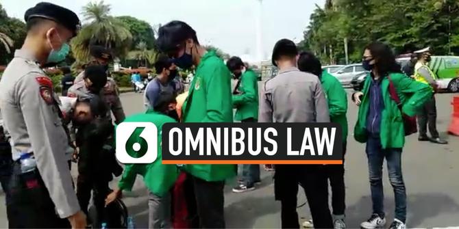 VIDEO: Tiba di Bundaran Patung Arjuna, Polisi Geledah Mahasiswa dan Pelajar