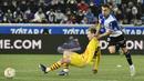 Gol De Jong menjadi satu-satunya gol yang tercipta hingga wasit meniup pluit panjang. Barcelona menutup laga dengan kemenangan tipis 1-0 atas Deportivo Alaves. (AP/Alvaro Barrientos)