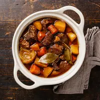 ilustrasi semur daging/Natalia Lisovskaya/Shutterstock