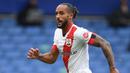 2. Theo Walcott (Menulis Buku Anak) - Sejak kecil penyerang Southampton ini memiliki hobi membaca buku cerita anak-anak. Hobi masa kecilnya itu pun membuat Walcott saat ini telah menulis empat buku cerita anak-anak. (AFP/Mike Hewitt/pool)
