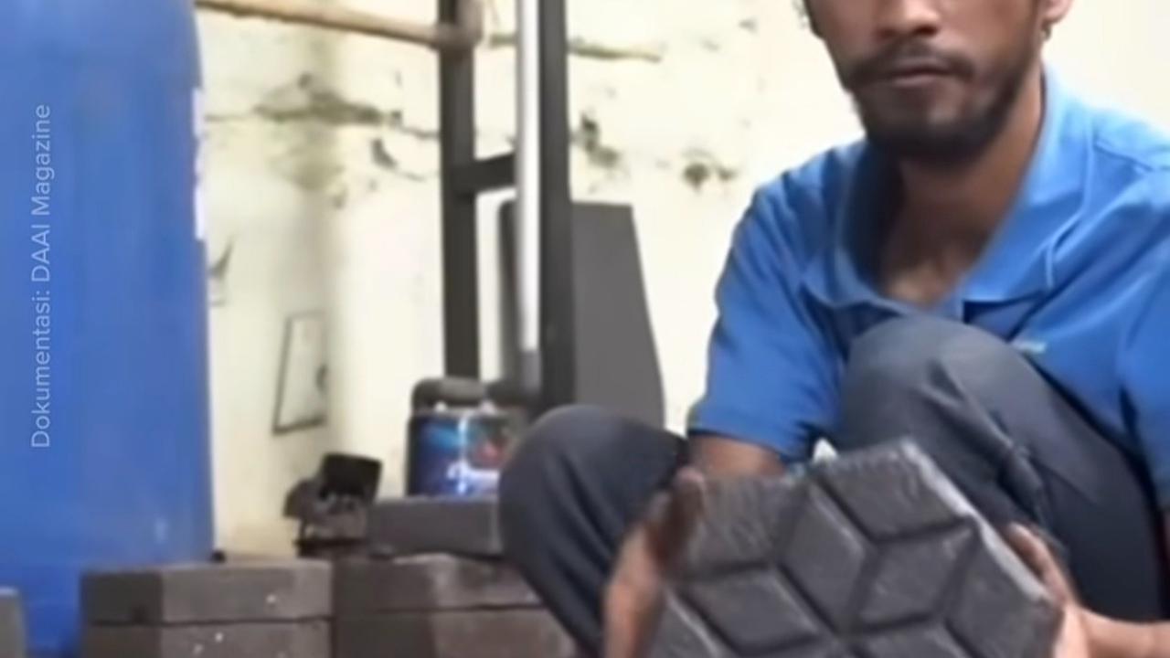 Toni Bikin Paving dari Sampah, Tapi Pemerintah Bungkam: Saya Cuma Dapat Penghargaan Doang