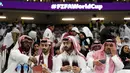 <p>Fans duduk di tribun penonton sebelum pertandingan grup A Piala Dunia antara Qatar dan Ekuador di Stadion Al Bayt di Al Khor, Qatar, Minggu, 20 November 2022. (AP Photo/Manu Fernandez)</p>