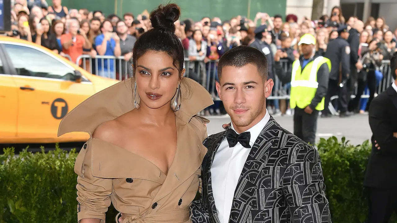 [Bintang] Nick Jonas dan Priyanka Chopra