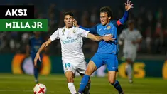 Berita video salah satu aksi jeli anak Pelatih Timnas Indonesia, Luis Milla, saat bertanding di Liga Spanyol divisi Segunda. Seperti apa aksinya?