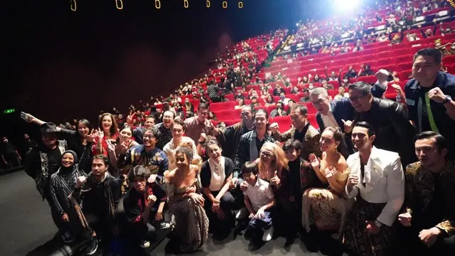 Meneg BUMN Erick Thohir nonton bareng film Gatot Kaca di XXI Epicentrum, Kuningan, Jakarta