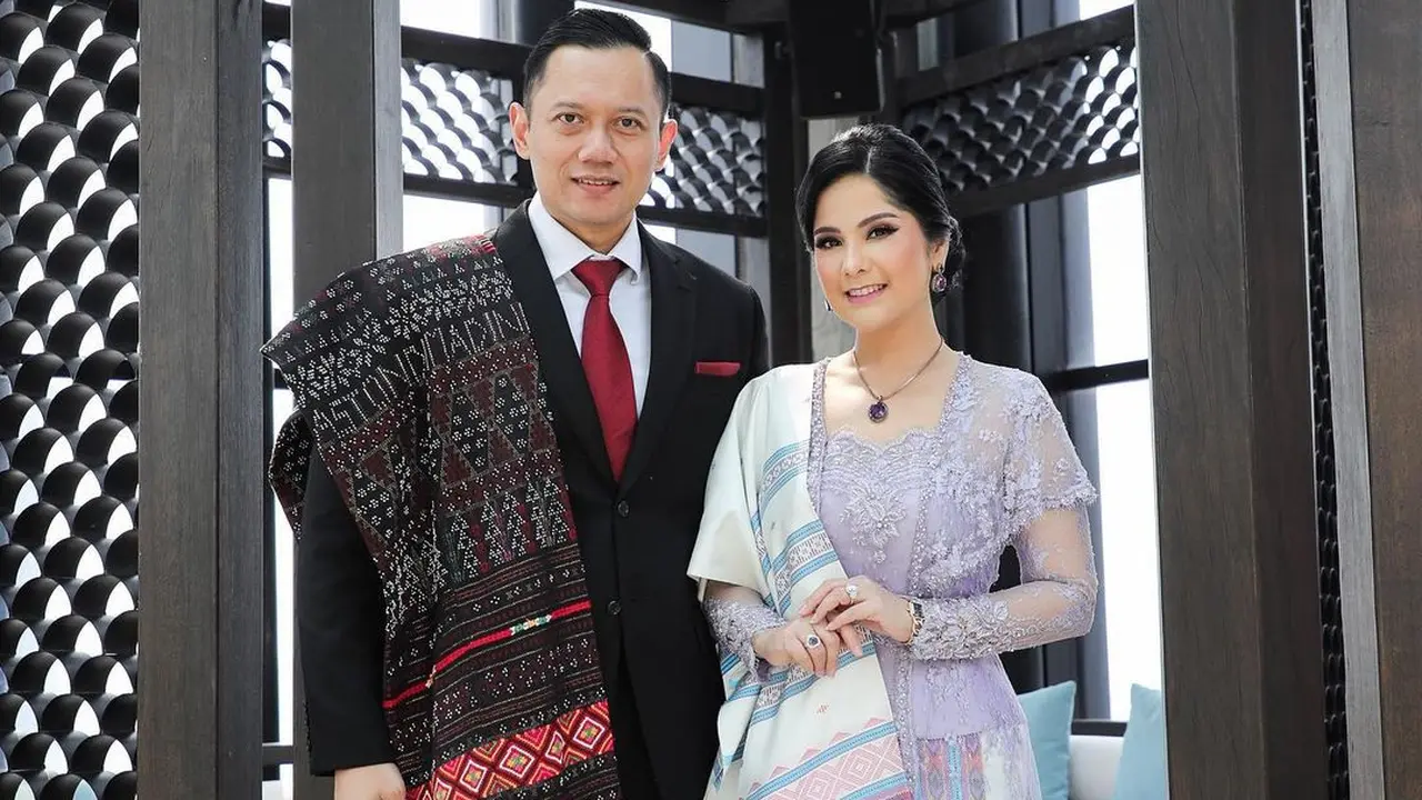 Annisa Pohan berwastra