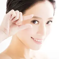 3 Cara yang Bisa Dilakukan Agar Bulu Mata Lebih Lentik / copyright shutterstock