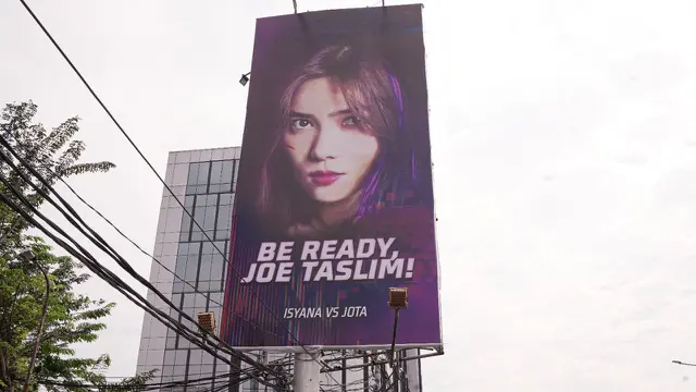 Billboard Isyana Sarasvati