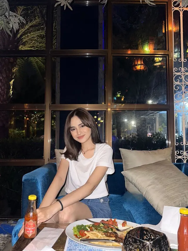 6 Potret Terbaru Syifa Hadju dengan Gaya Rambut Curtain Bangs, Semakin Memesona di Era Single