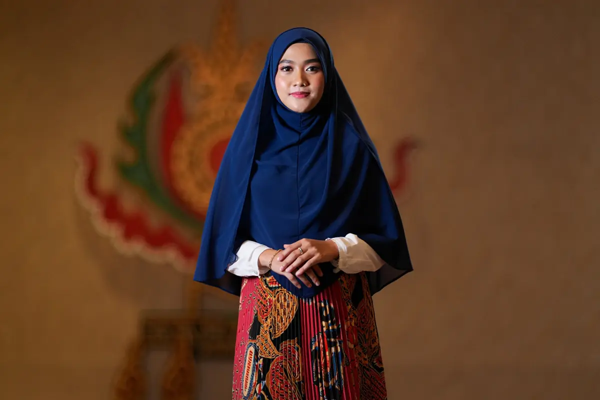 Model Batik Hijab Syari Elegan (Foto: Reve Art AI)