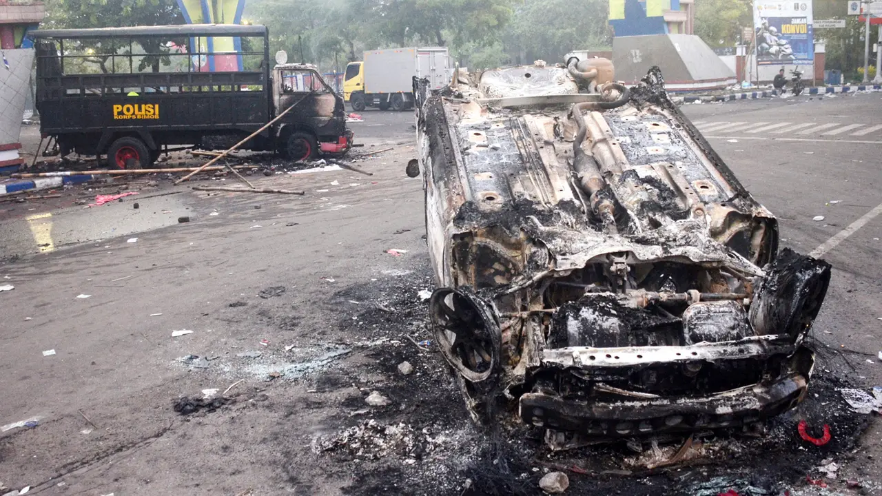 Potret Derby Jatim yang Berakhir Tragedi