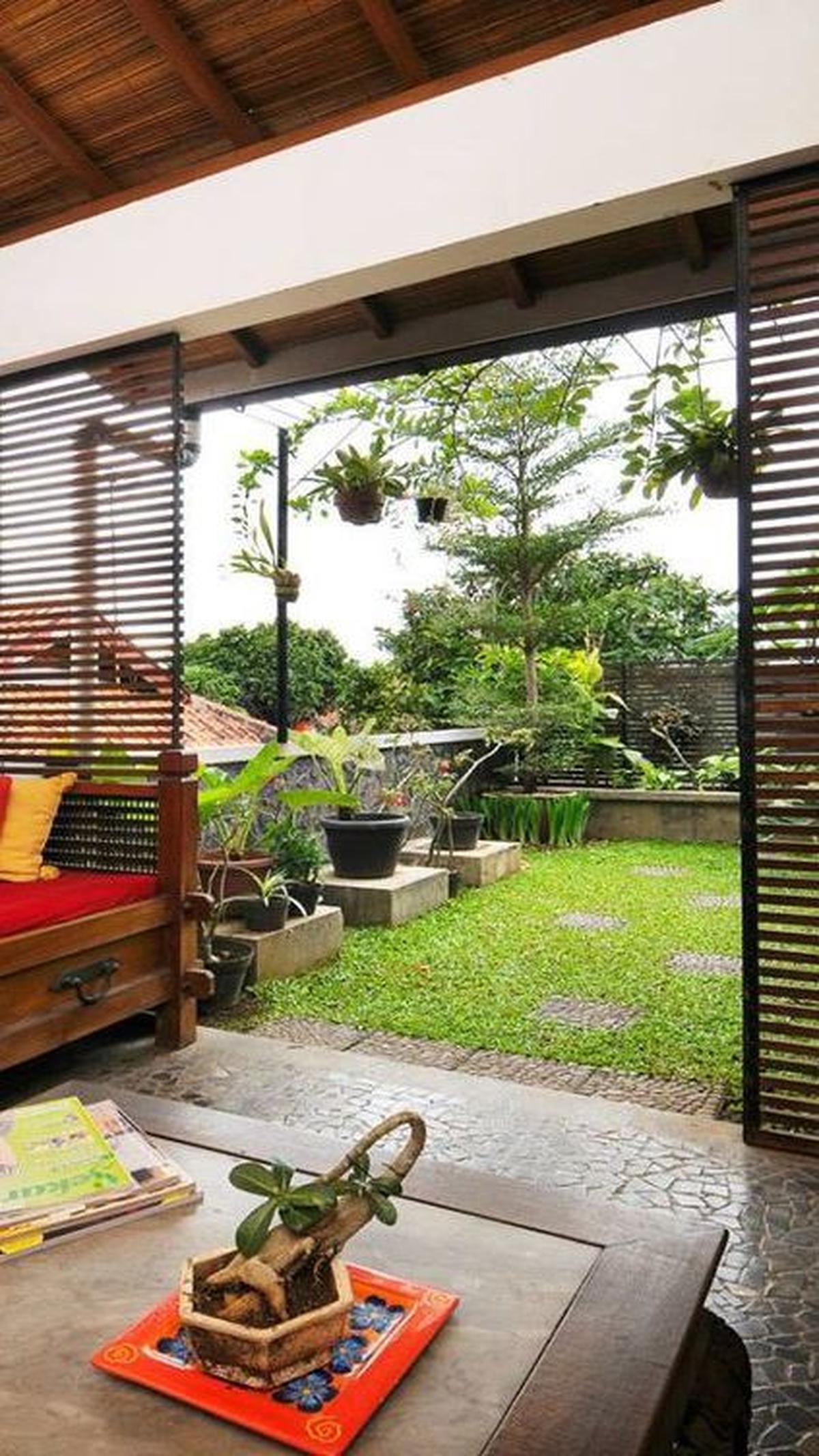 Taman Bali Minimalis di Halaman Belakang