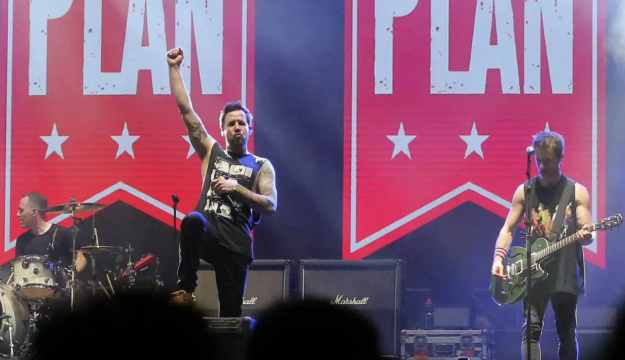 <p>Simple Plan jadi daya tarik utama Everblast Festival 2023 hari pertama. Meski bukan kali pertama mengunjungi Indonesia, namun band asal Kanada itu tetap dinantikan. [Foto/Bambang E. Ros]</p>