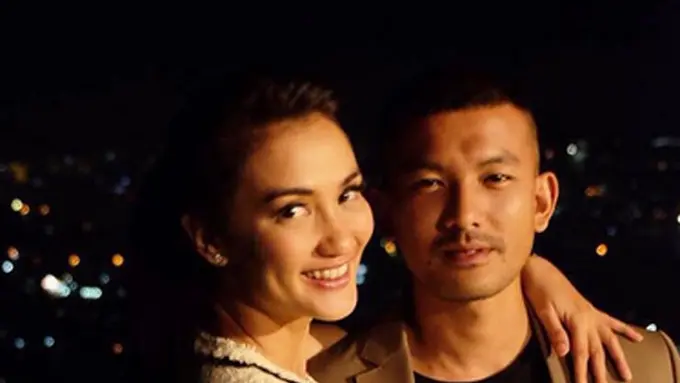 Atiqah Hasiholan dan Rio Dewanto