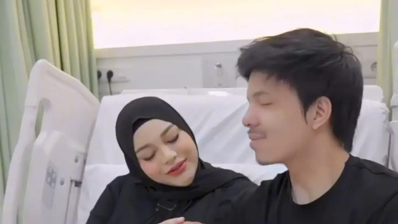 Atta Halilintar akhirnya memperlihatkan wajah putri keduanya yang diberi nama Azura Humaira Nur Atta