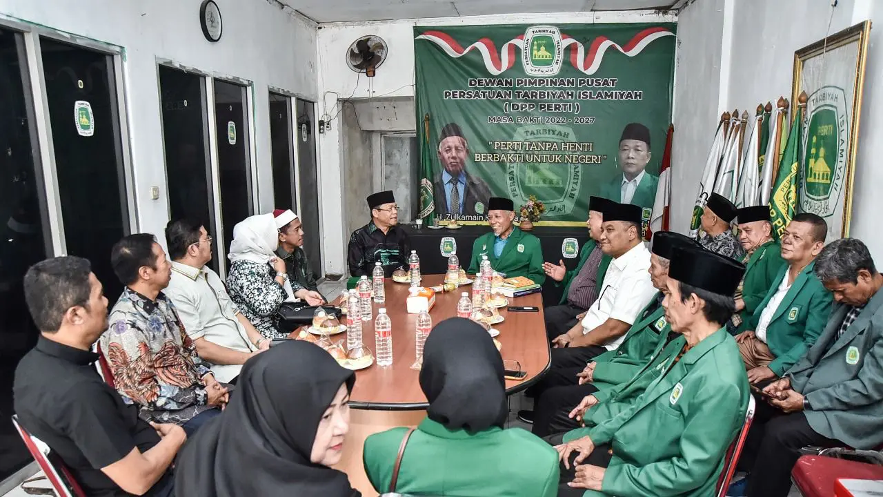 Ketua Umum Partai Persatuan Pembangunan (PPP) Muhamad Mardiono beserta jajaran melakukan kunjungan silaturahmi ke Kantor Dewan Pimpinan Pusat Persatuan Tarbiyah Islamiyah (DPP Perti) (Istimewa)