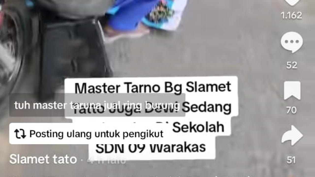 8 Potret Pak Tarno yang Kini Berjualan Mainan Sambil Pakai Kursi Roda di Depan Sekolah SD, Alami Stroke - Selalu Menangis Kala Ingat Awal Sakit