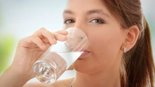 minum-air-putih-130923b.jpg