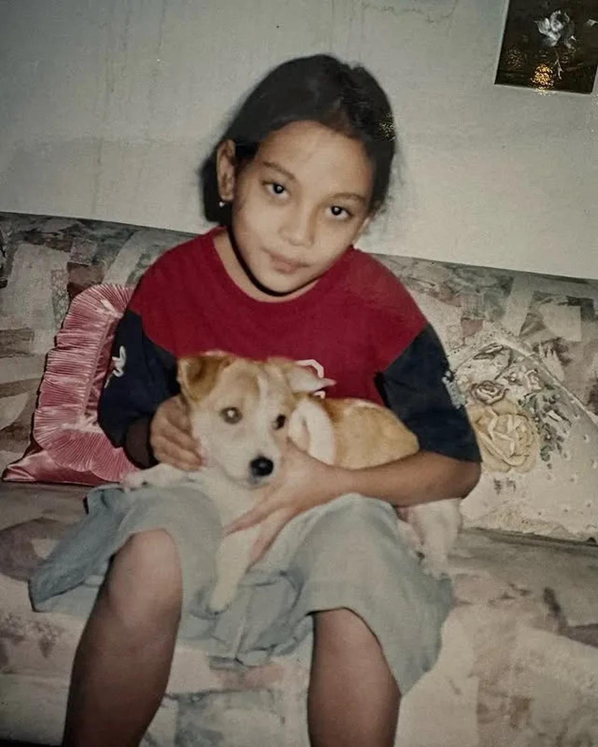 7 Potret Masa Kecil Erika Carlina, Cantik Dari Dulu