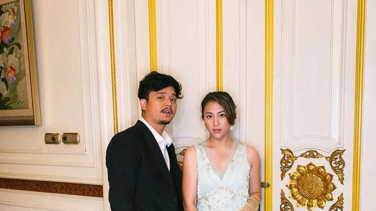 Ada yang salfok denga penampilan Sherina Munaf. Potretnya dipuji cantik.<br>