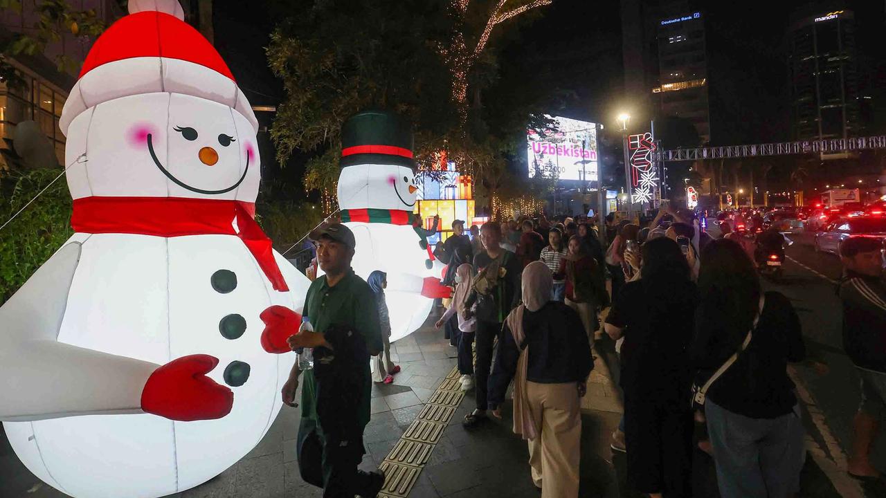 FOTO: Pesona Jakarta Light Festival Hiasi Libur Akhir Tahun
