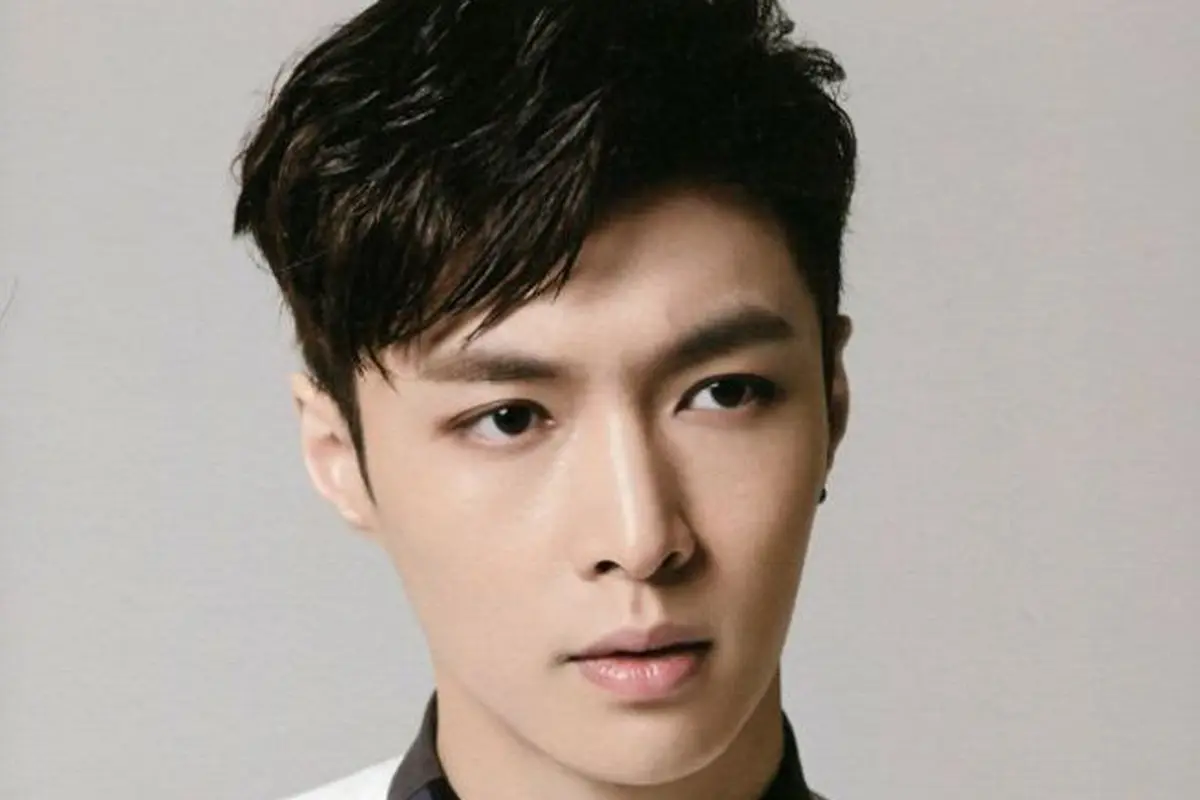 Lay EXO
