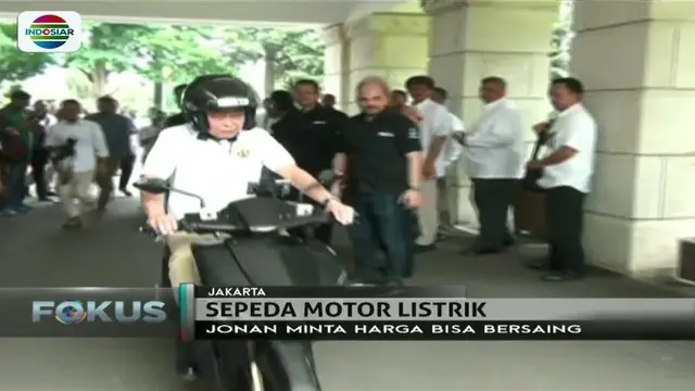 Menteri Jonan jajal motor listrik buatan anak bangsa. Pemerintah mengaku akan mendukung pemasaran motor listrik tersebut, asalkan...