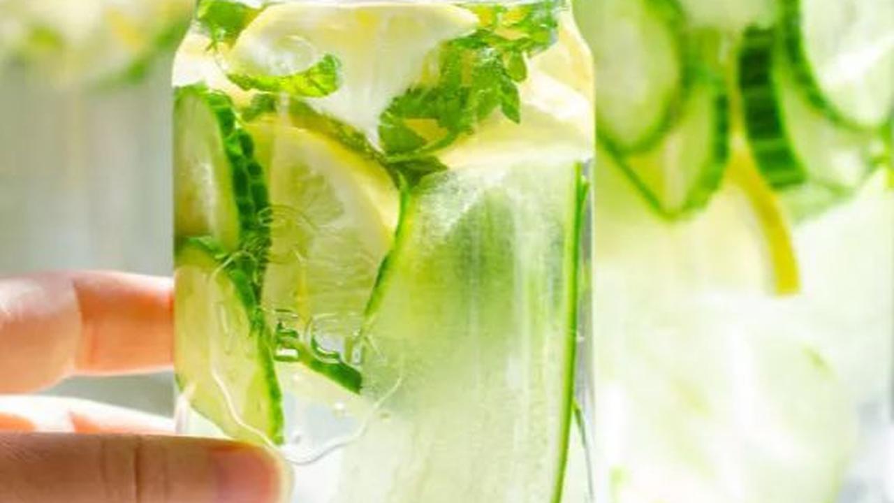 <b>Cara Membuat Infused Water Timun</b>