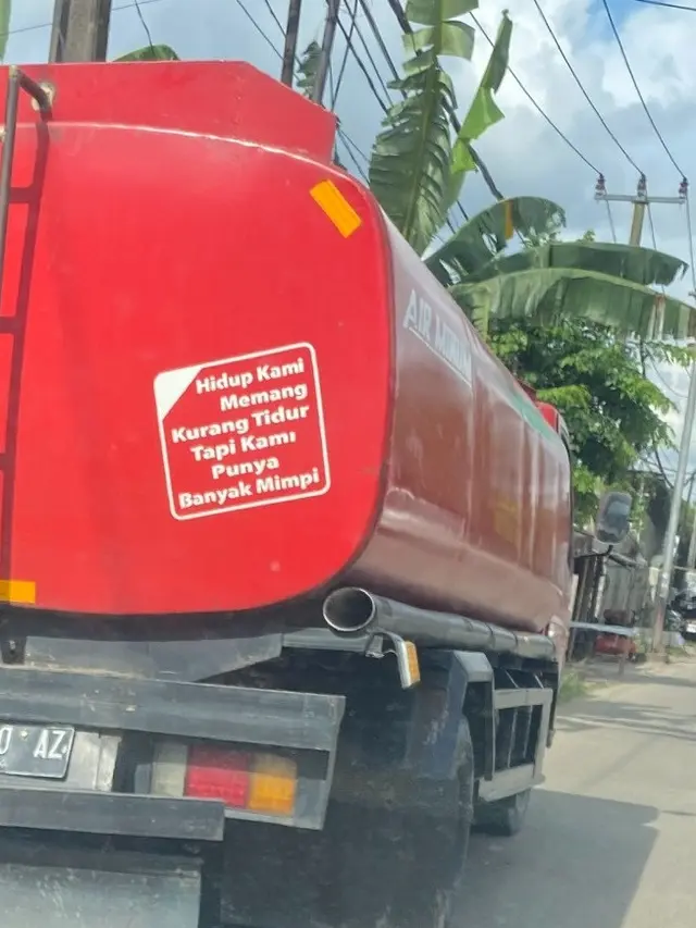 6 Tulisan Lucu di Kendaraan Ini Bikin Ketawa, Kocak Banget