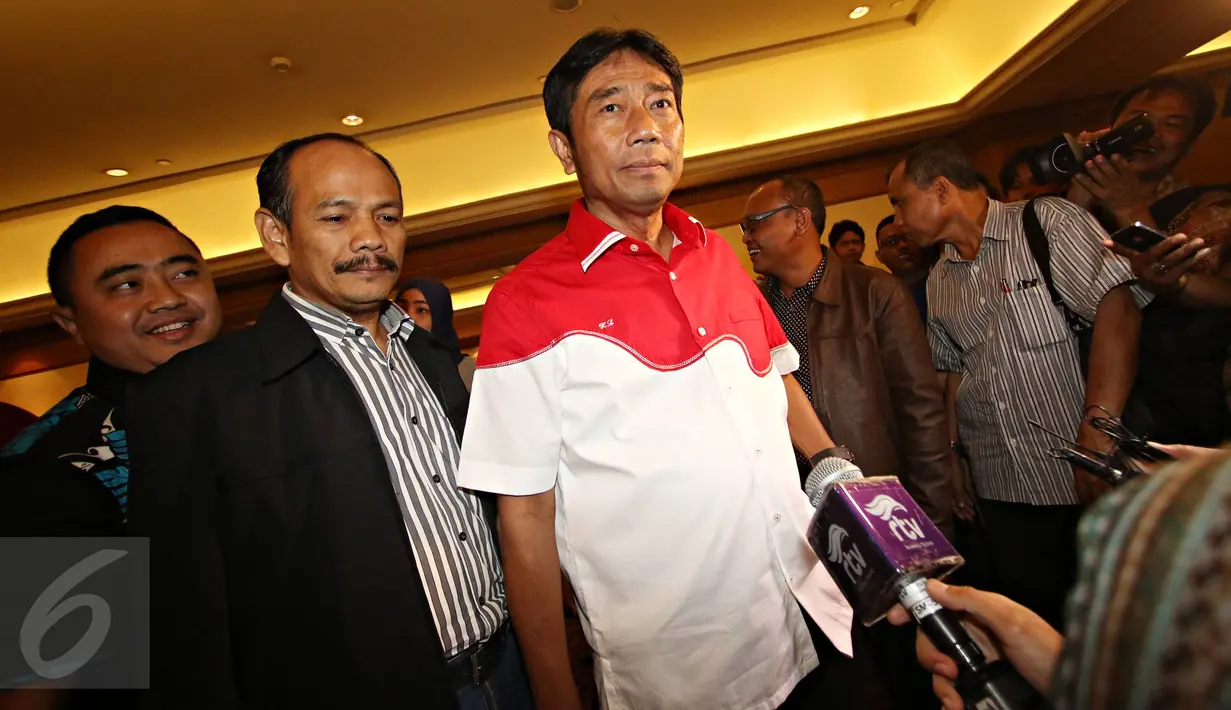 Bakal Calon (Balon) Gubernur DKI Jakarta 2017 Abraham Lunggana hadir dalam acara pertemuan di Jakarta, Jumat (12/2). Acara tersebut dalam rangka menjaga tali silaturahim antar calon gubernur DKI Jakarta. (Liputan6.com/Immanuel Antonius)