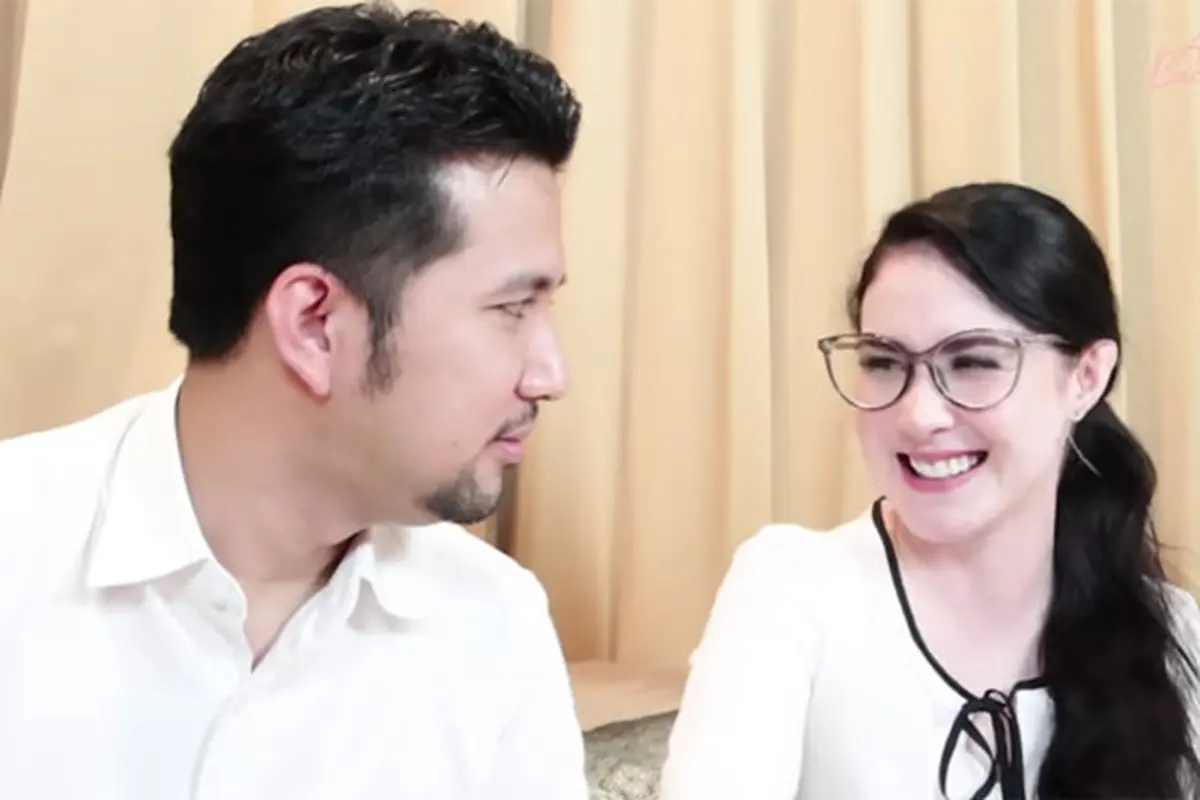 [Fimela] Arumi Bachsin dan Emil Dardak