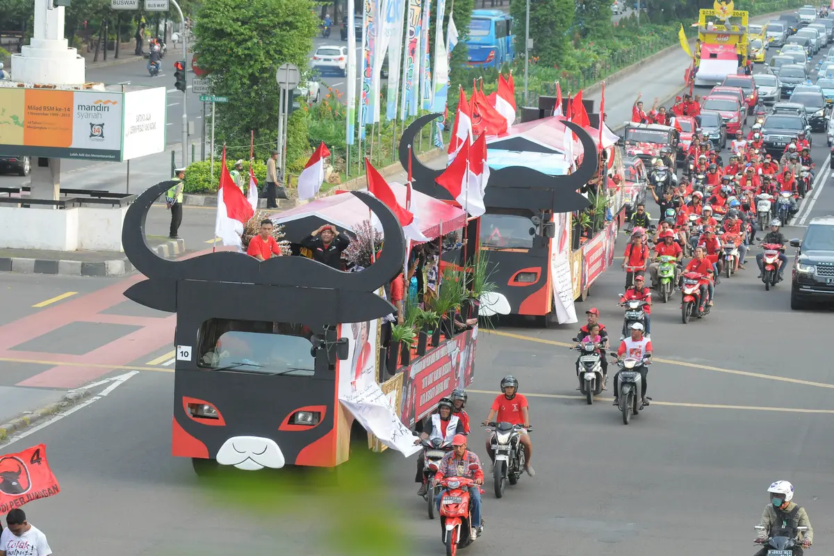 [FOTO] Semarak Pawai Kendaraan Hias Milik Partai Politik