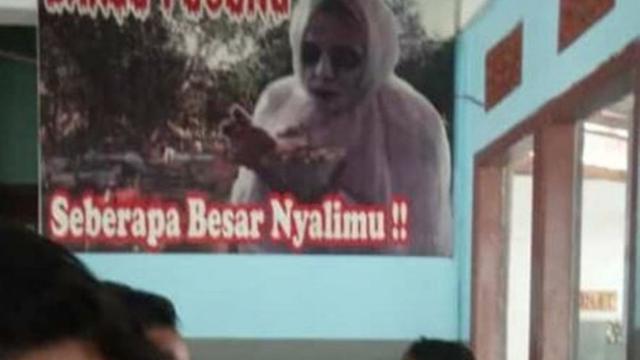 Enggak Jadi Seram, 6 Spanduk Warung Bernuansa Horor Ini Malah Bikin Ketawa