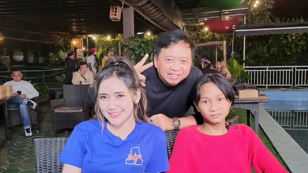 Agi Sugiyanto bersama Fajar Sad Boy