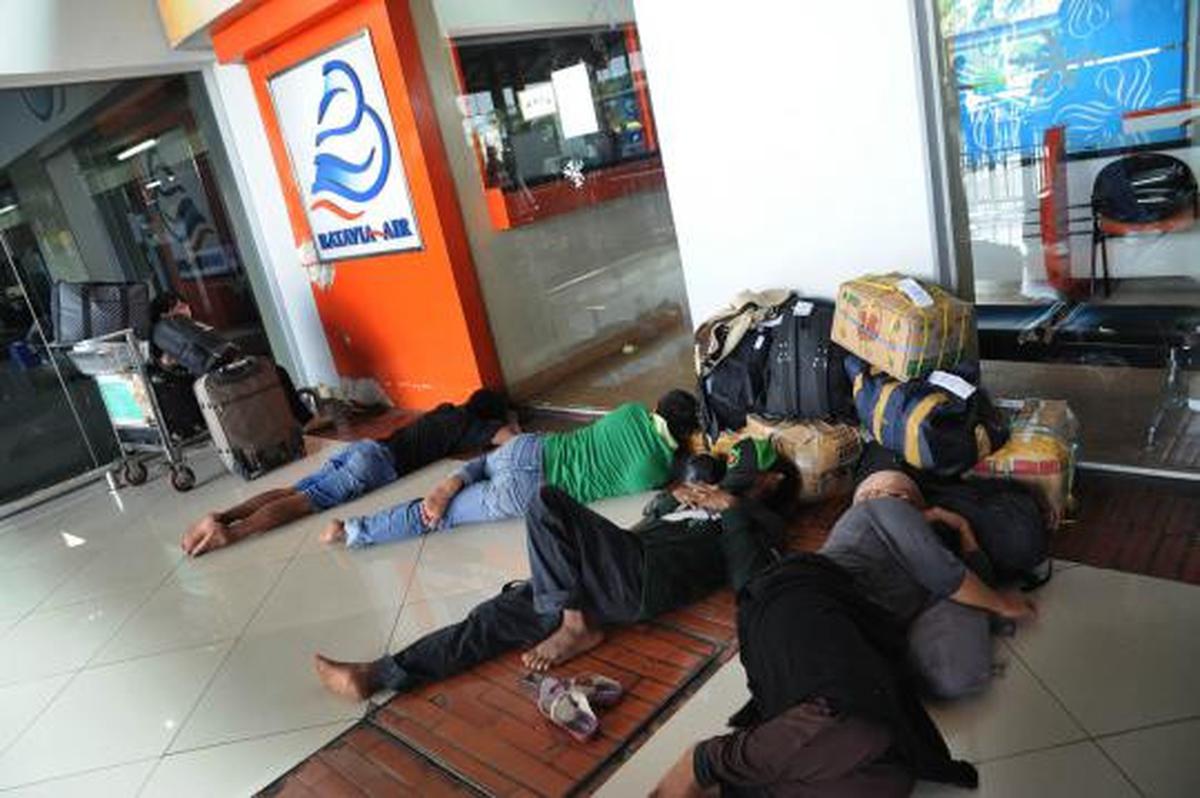 Puluhan calon penumpang Batavia Air kesal gagal berangkat