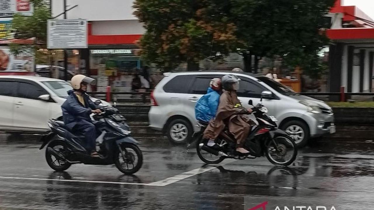 Tahukah Kamu? BMKG Prediksi Hujan Ringan Guyur Sebagian Besar RI pada Minggu