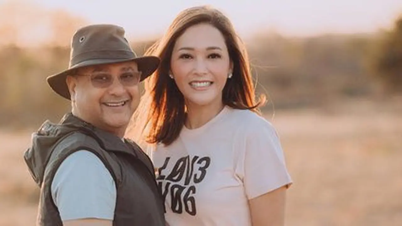 Gaya Maia Estianty dan Irwan Mussy saat jalajahi Afrika