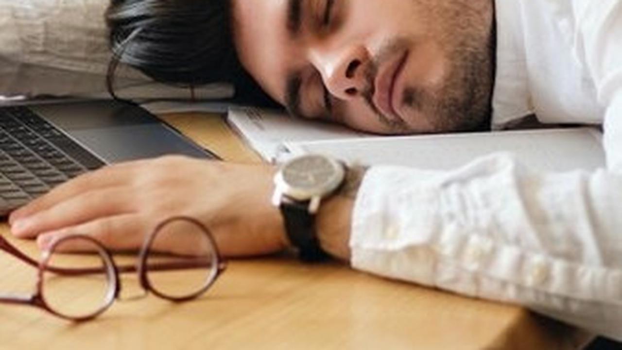 Inemuri, Keunikan Tidur Siang ala Orang Jepang di Tempat Kerja