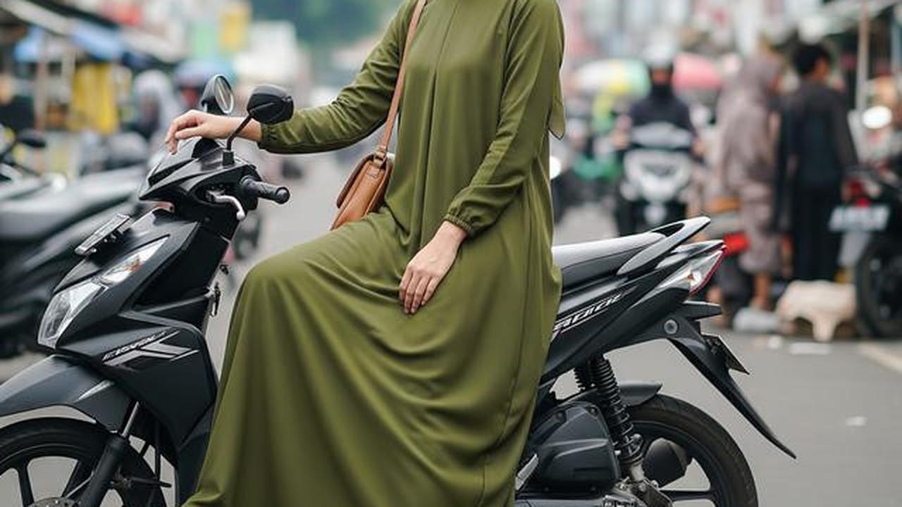 7 Model Gamis yang Tetap "Rapi &amp; Adem" untuk Komuter Motor Setiap Hari