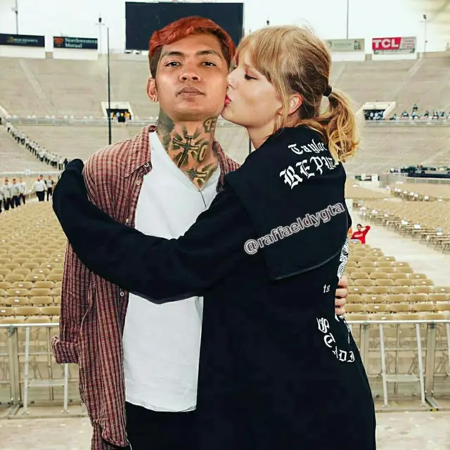6 Editan Foto Seleb Bak Pacaran Ini Bikin Ketawa Geli
