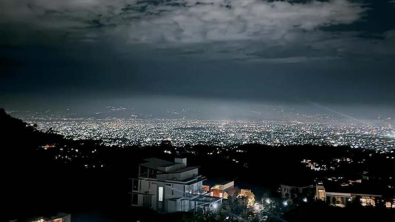 7 Potret Aurel Hermansyah Staycation di Villa Seharga Rp15 Juta Per Malam, Nikmati Pemandangan dari Atas Bukit - Mesra Bareng Atta Halilintar
