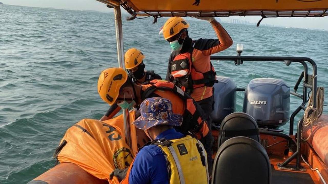 Tim SAR Gabungan Berhasil Evakuasi Jasad ABK Korban Jatuh di Perairan Batam