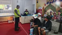 Peserta Mudik Gratis Asal Tegal Terlantar di Tol, Begini Duduk Perkaranya