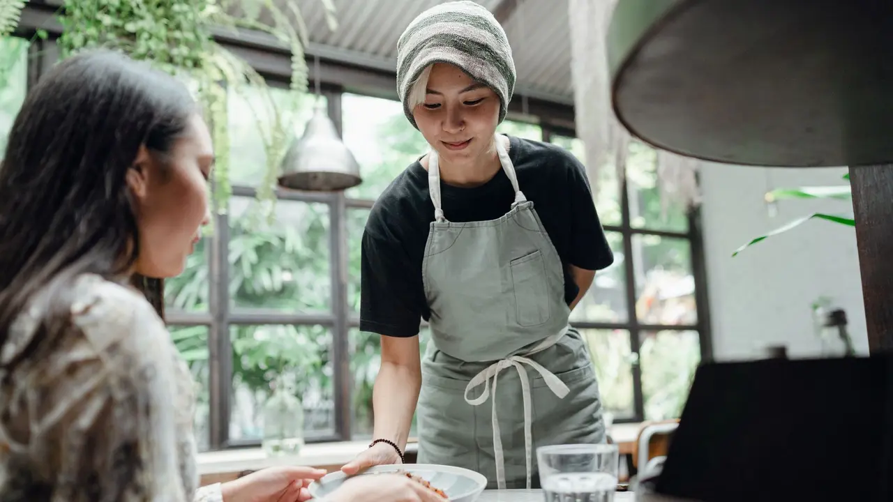 Ciri Orang yang Selalu Memesan Menu yang Sama di Restoran
