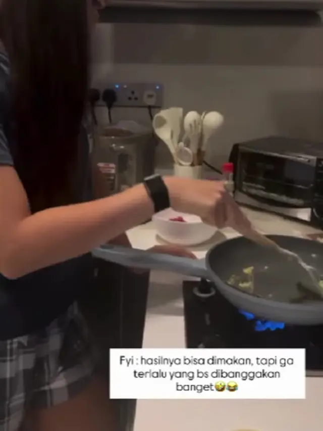 Dapur Nia Ramadhani di Singapura (Foto: Instagram @ramadhaniabakrie)