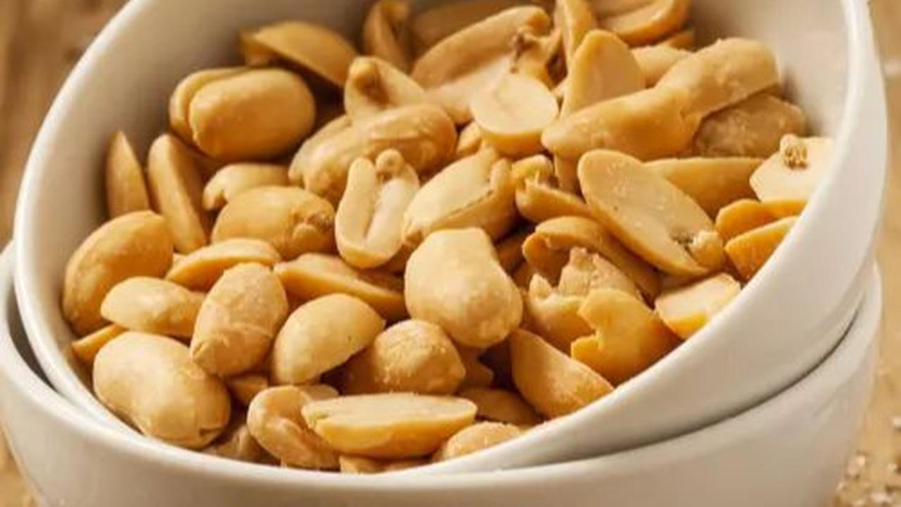 <b>4. Kacang Tojin</b><br>