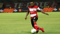 David Laly, gelandang Madura United. (Bola.com/Aditya Wany)